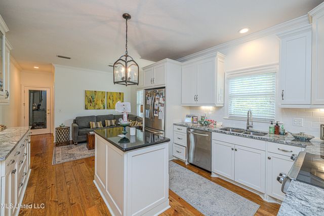 102 Westfield Road, Ridgeland, MS 39157