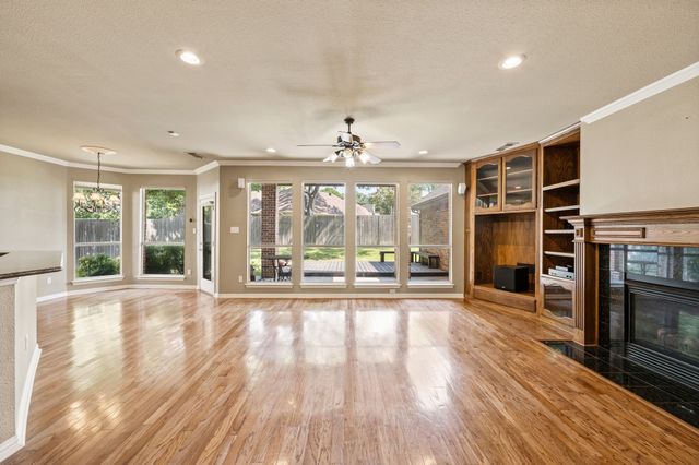 3316 Lexington Avenue, Grapevine, TX 76051