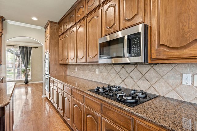 3316 Lexington Avenue, Grapevine, TX 76051