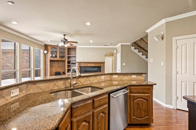 3316 Lexington Avenue, Grapevine, TX 76051