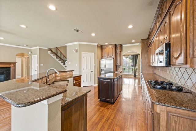 3316 Lexington Avenue, Grapevine, TX 76051