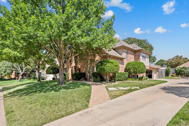 3316 Lexington Avenue, Grapevine, TX 76051