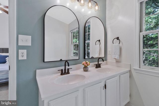 5613 BROOKLAND CT, Alexandria, VA 22310