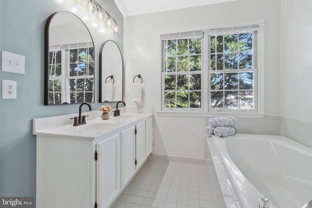 5613 BROOKLAND CT, Alexandria, VA 22310