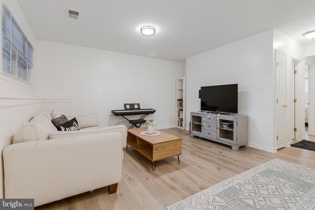 5613 BROOKLAND CT, Alexandria, VA 22310