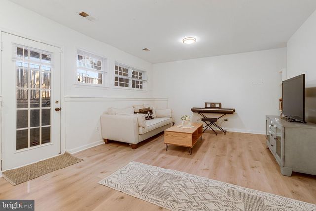 5613 BROOKLAND CT, Alexandria, VA 22310