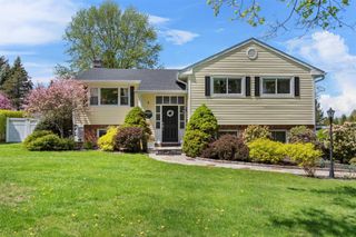 3189 Quinlan Street, Yorktown Heights, NY 10598