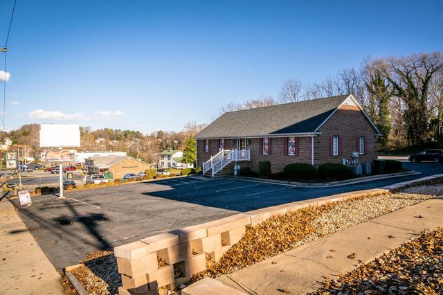 413 N COALTER ST, Staunton, VA 24401