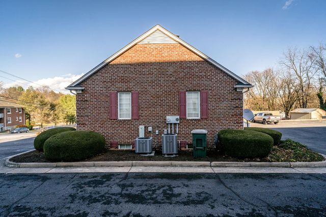 413 N COALTER ST, Staunton, VA 24401