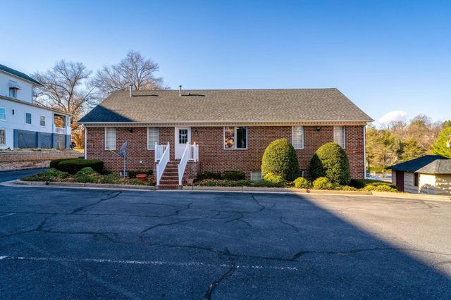 413 N COALTER ST, Staunton, VA 24401