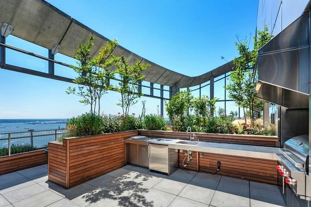50 West St Apt 15B, New York City, NY 10006