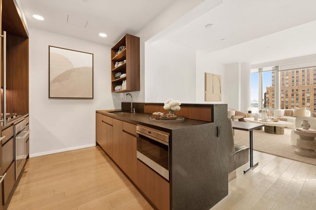 50 West St Apt 15B, New York City, NY 10006