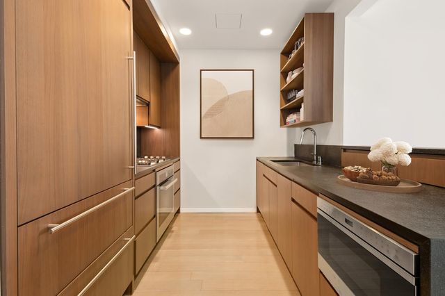 50 West St Apt 15B, New York City, NY 10006