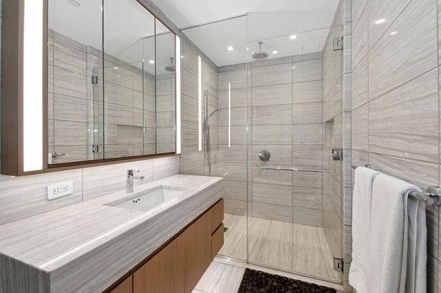 50 West St Apt 15B, New York City, NY 10006