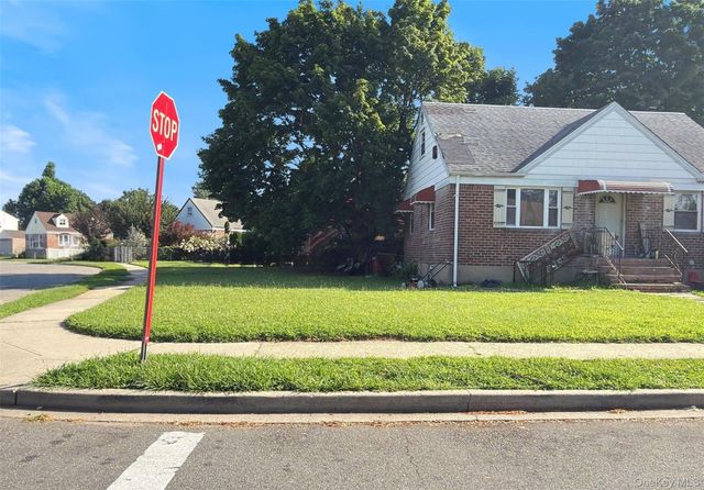 89 Chase Street, Hempstead, NY 11550