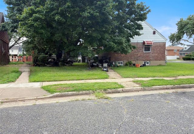 89 Chase Street, Hempstead, NY 11550