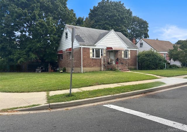 89 Chase Street, Hempstead, NY 11550