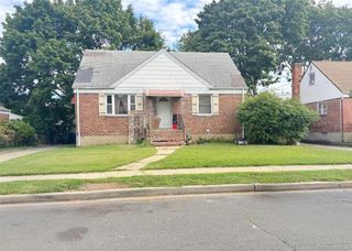 89 Chase Street, Hempstead, NY 11550