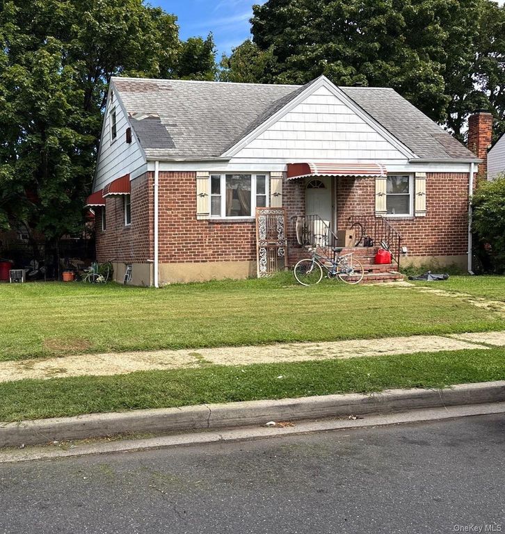 89 Chase Street, Hempstead, NY 11550 — exterior