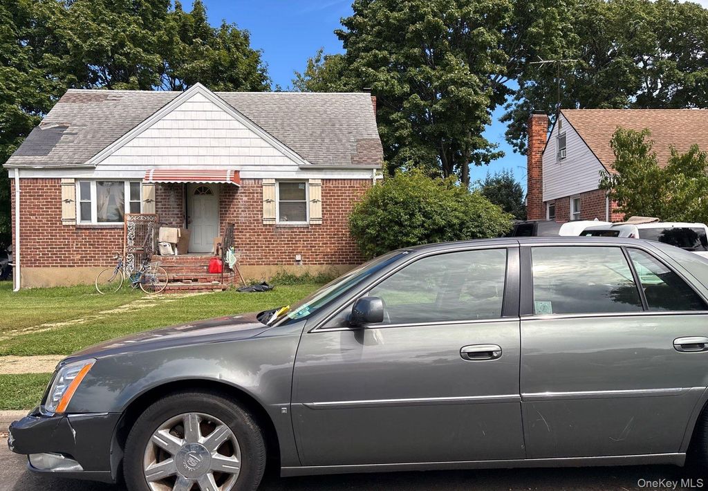 89 Chase Street, Hempstead, NY 11550 — photo 2