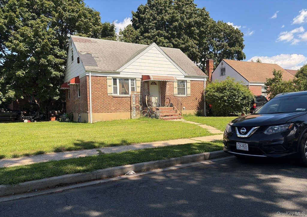 89 Chase Street, Hempstead, NY 11550 — photo 3
