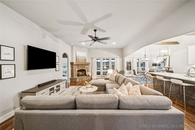 7373 E 124th Street S, Bixby, OK 74008