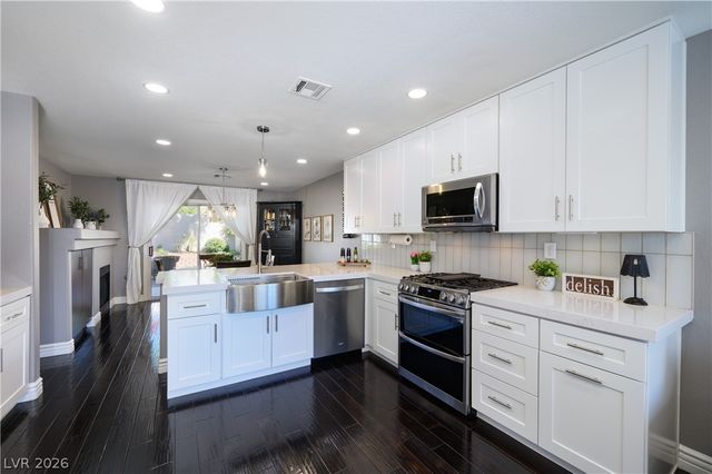 10228 Amber Hue Lane, Las Vegas, NV 89144