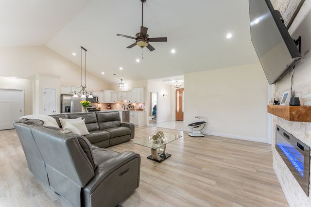 1117 Early Bird Lane, Marion, IL 62959