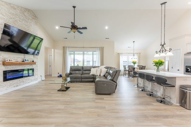 1117 Early Bird Lane, Marion, IL 62959