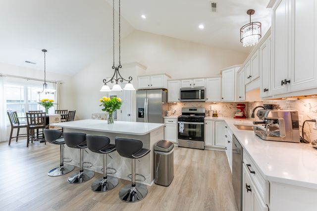 1117 Early Bird Lane, Marion, IL 62959