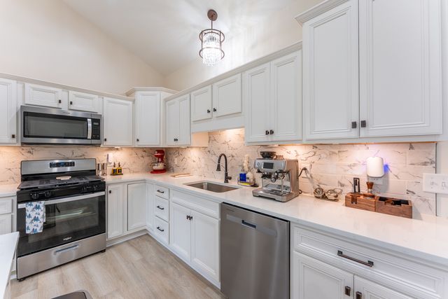 1117 Early Bird Lane, Marion, IL 62959