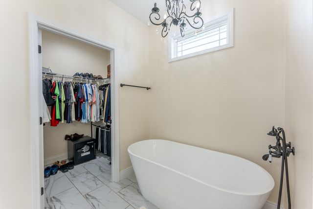 1117 Early Bird Lane, Marion, IL 62959