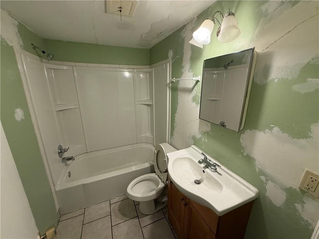 5008 Spring Street, Kansas City, MO 64133