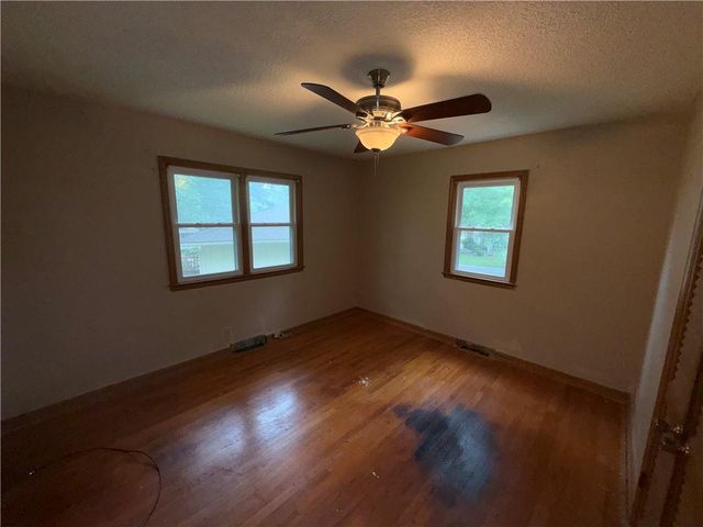 5008 Spring Street, Kansas City, MO 64133