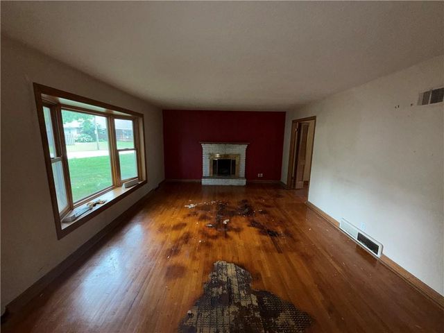 5008 Spring Street, Kansas City, MO 64133