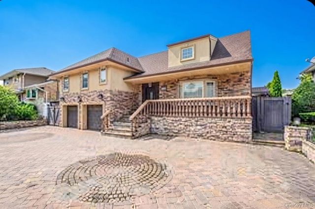 986 Peninsula Boulevard, Woodmere, NY 11598