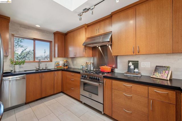 1260 63rd St., Emeryville, CA 94608