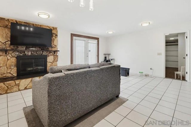 889 Blackwood Dr, San Diego, CA 92154