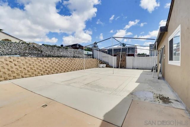 889 Blackwood Dr, San Diego, CA 92154