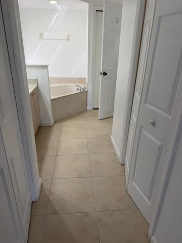 137 SW Meade Circle, Port St. Lucie, Port St Lucie, FL 34953