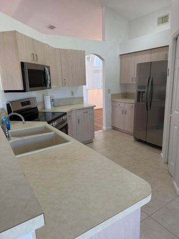 137 SW Meade Circle, Port St. Lucie, Port St Lucie, FL 34953