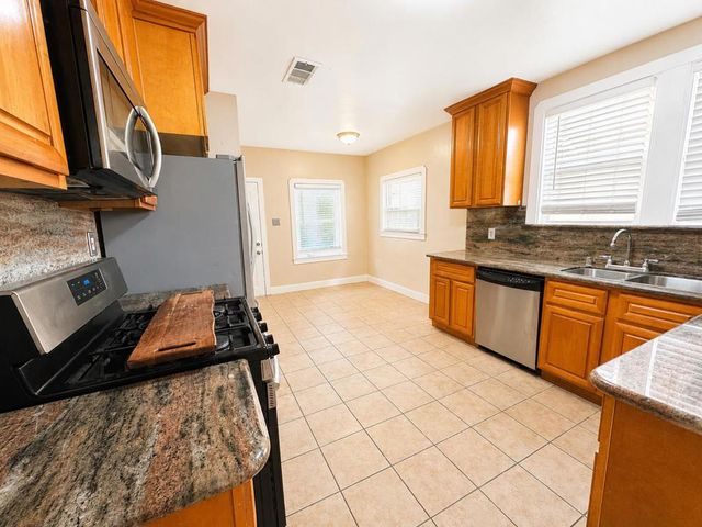 2359 Church Street, Oakland, CA 94605
