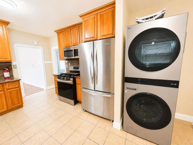 2359 Church Street, Oakland, CA 94605