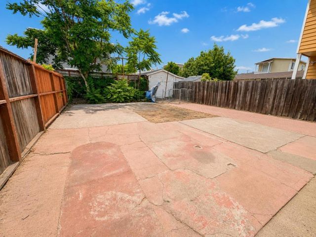 2359 Church Street, Oakland, CA 94605