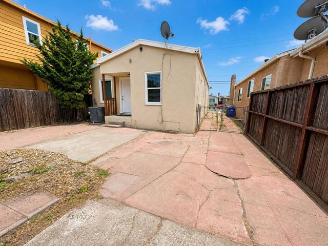 2359 Church Street, Oakland, CA 94605