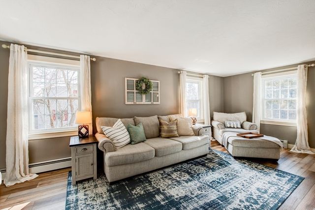 83 Richardson Dr, Fitchburg, MA 01420