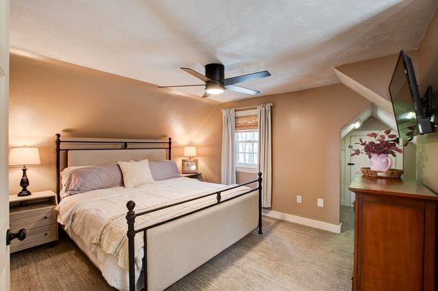 83 Richardson Dr, Fitchburg, MA 01420