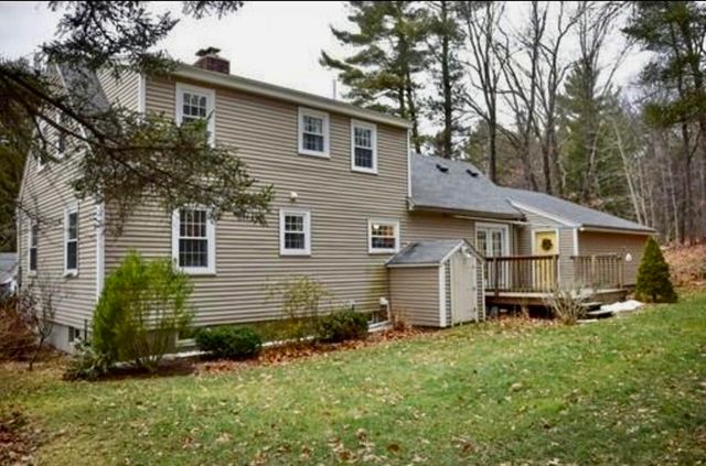 83 Richardson Dr, Fitchburg, MA 01420