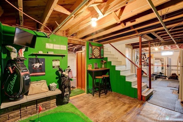 83 Richardson Dr, Fitchburg, MA 01420