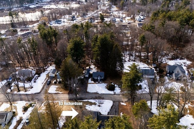 83 Richardson Dr, Fitchburg, MA 01420